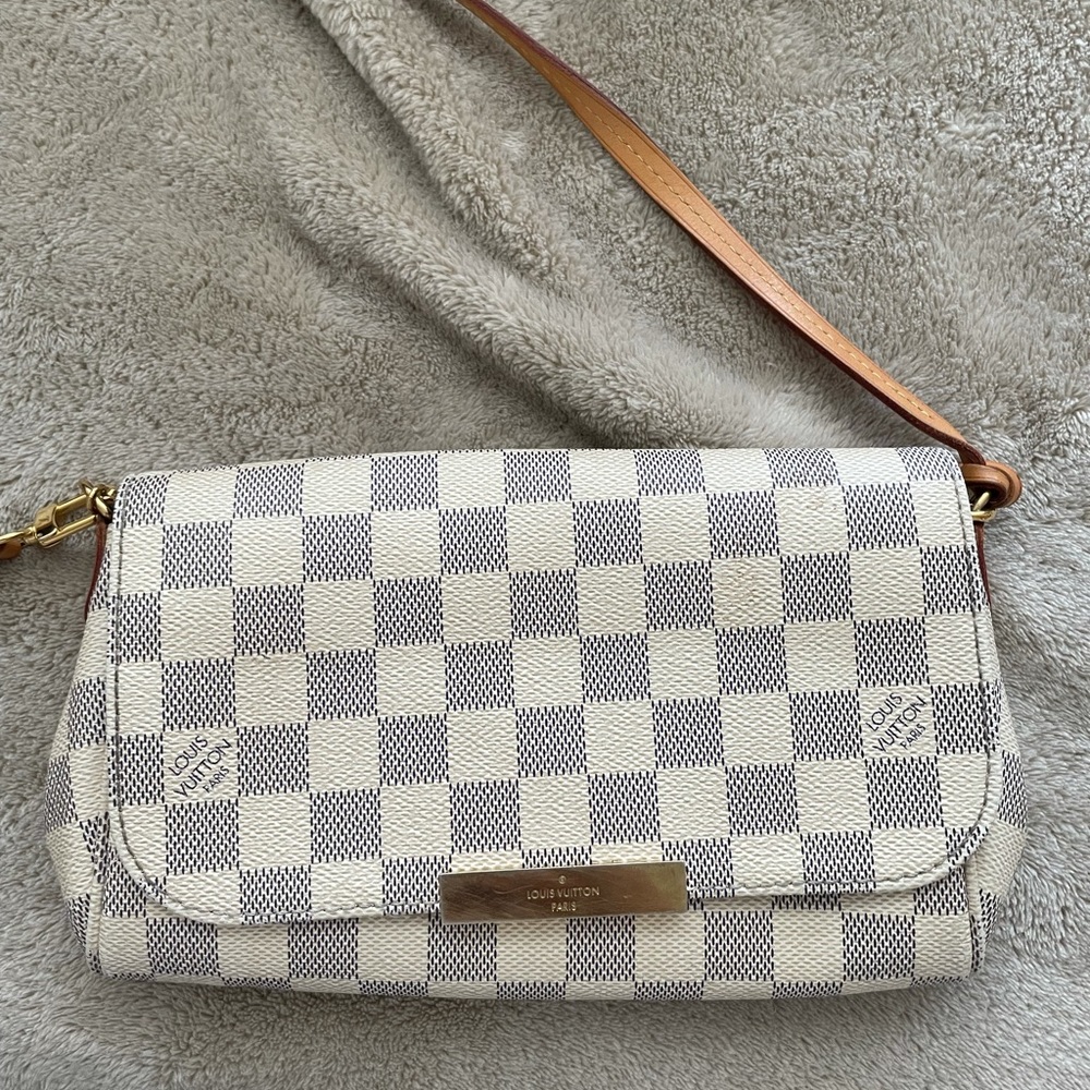 Louis Vuitton Favorite MM discontinued - used